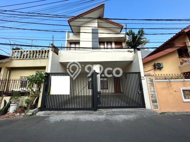 Rumah di Tebet, Jakarta Selatan, Luas 98m² Bangunan 150m² Rumah di Tebet, Jakarta Selatan, Luas 98m² Bangunan 150m²