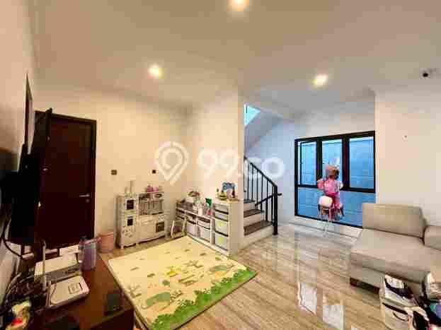 Rumah Idaman 5 Kamar Tidur Dekat Fasilitas Umum di Tebet, Jakarta Selatan Rumah Idaman 5 Kamar Tidur Dekat Fasilitas Umum di Tebet, Jakarta Selatan