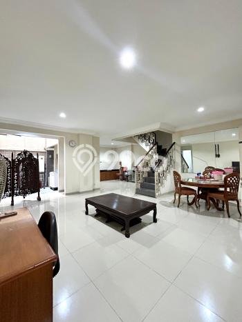 Hunian Eksklusif Siap Huni LT 149m2 di Tebet, Jakarta Selatan Hunian Eksklusif Siap Huni LT 149m2 di Tebet, Jakarta Selatan