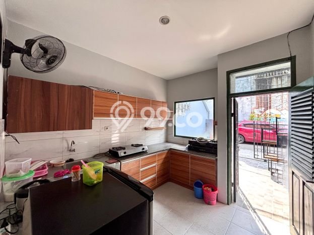 Dijual Kost di Kawasan Tebet, Jakarta Selatan, Spesifikasi 9 KT, 5 KM, 250m2 Dijual Kost di Kawasan Tebet, Jakarta Selatan, Spesifikasi 9 KT, 5 KM, 250m2