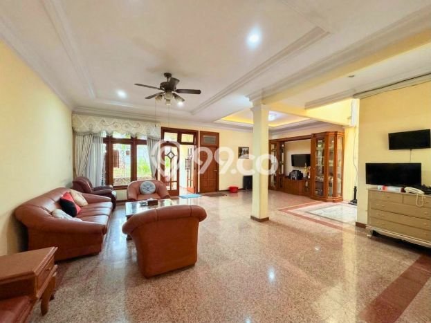Siap Huni Rumah Mewah 6 Kamar di Tebet Dekat ke Mana Pun Siap Huni Rumah Mewah 6 Kamar di Tebet Dekat ke Mana Pun