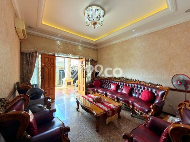 Siap Huni Rumah Mewah 6 Kamar di Tebet Dekat ke Mana Pun Siap Huni Rumah Mewah 6 Kamar di Tebet Dekat ke Mana Pun
