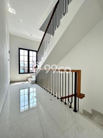 Rumah Luxury Modern Tanpa Renovasi di Kalibata Jakarta Selatan Rumah Luxury Modern Tanpa Renovasi di Kalibata Jakarta Selatan