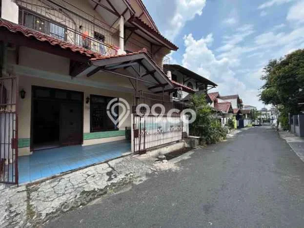 Rumah Strategis Modern Lb 200m2 di Tebet, Jakarta Selatan Rumah Strategis Modern Lb 200m2 di Tebet, Jakarta Selatan