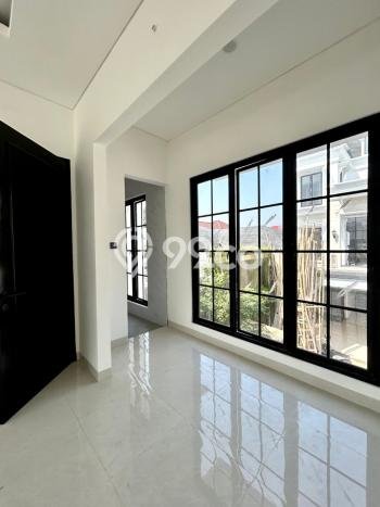 Rumah Luxury Modern Tanpa Renovasi di Kalibata Jakarta Selatan Rumah Luxury Modern Tanpa Renovasi di Kalibata Jakarta Selatan