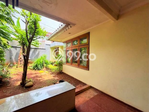 Siap Huni Rumah Mewah 6 Kamar di Tebet Dekat ke Mana Pun Siap Huni Rumah Mewah 6 Kamar di Tebet Dekat ke Mana Pun
