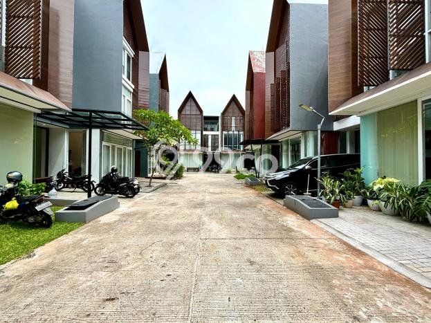 For Sale! Premium House LT 151m2 Desain Elegan di Pejaten For Sale! Premium House LT 151m2 Desain Elegan di Pejaten