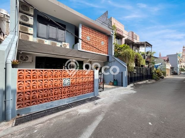 Dijual Kost di Kawasan Tebet, Jakarta Selatan, Spesifikasi 9 KT, 5 KM, 250m2 Dijual Kost di Kawasan Tebet, Jakarta Selatan, Spesifikasi 9 KT, 5 KM, 250m2