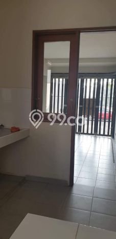 Rumah Mewah LB 200m2 Siap Pakai Desain Elegan di Alam Sutera, Tangerang Rumah Mewah LB 200m2 Siap Pakai Desain Elegan di Alam Sutera, Tangerang