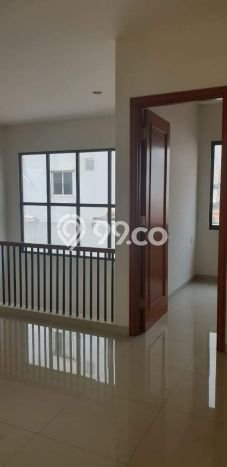 Rumah Mewah LB 200m2 Siap Pakai Desain Elegan di Alam Sutera, Tangerang Rumah Mewah LB 200m2 Siap Pakai Desain Elegan di Alam Sutera, Tangerang