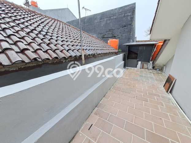 Rumah Luas Asri 3 KT Siap Pakai di Villa Melati Mas Tangerang Selatan Rumah Luas Asri 3 KT Siap Pakai di Villa Melati Mas Tangerang Selatan