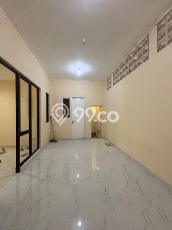 Disewakan! Rumah 4 Kamar Tidur &
2 Kamar Mandi di BSD, Tangerang Disewakan! Rumah 4 Kamar Tidur &
2 Kamar Mandi di BSD, Tangerang