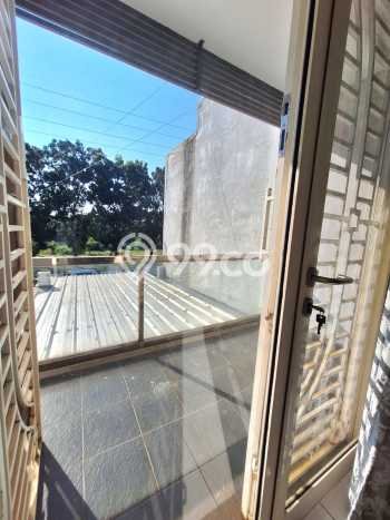 Jual Rumah Mewah Elegan Dengan View Eksklusif di Semanan, Jakarta Barat Jual Rumah Mewah Elegan Dengan View Eksklusif di Semanan, Jakarta Barat
