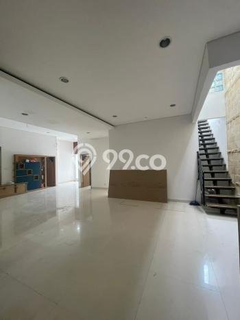 Jarang Ada! Rumah Kontrakan 5 Kamar Bagus Siap Huni Alam Sutera Jarang Ada! Rumah Kontrakan 5 Kamar Bagus Siap Huni Alam Sutera