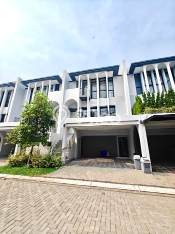 Rumah Elit LB 171m2 Siap Huni Desain Elegan di BSD, Tangerang Rumah Elit LB 171m2 Siap Huni Desain Elegan di BSD, Tangerang