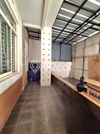 Jual Rumah Mewah Elegan Dengan View Eksklusif di Semanan, Jakarta Barat Jual Rumah Mewah Elegan Dengan View Eksklusif di Semanan, Jakarta Barat