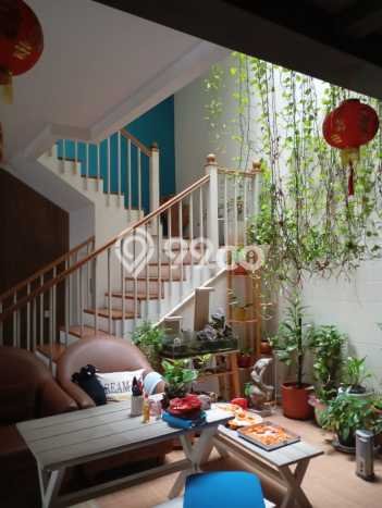 Rumah Elit Modern Tanpa Renovasi di Permata Buana Jakarta Barat Rumah Elit Modern Tanpa Renovasi di Permata Buana Jakarta Barat