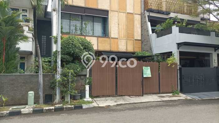 Rumah Elit Modern Tanpa Renovasi di Permata Buana Jakarta Barat Rumah Elit Modern Tanpa Renovasi di Permata Buana Jakarta Barat