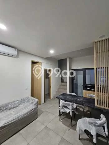Disewakan! Rumah 3 Kamar Tidur &
2 Kamar Mandi di BSD, Tangerang Disewakan! Rumah 3 Kamar Tidur &
2 Kamar Mandi di BSD, Tangerang