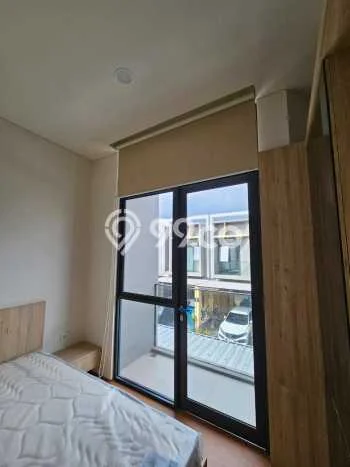 Disewakan! Rumah 3 Kamar Tidur &
2 Kamar Mandi di BSD, Tangerang Disewakan! Rumah 3 Kamar Tidur &
2 Kamar Mandi di BSD, Tangerang