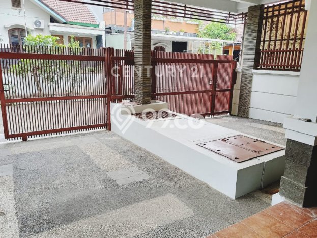 Lokasi terbaik! Rumah siap pakai dikontrakkan di Antapani LB 200m2 Lokasi terbaik! Rumah siap pakai dikontrakkan di Antapani LB 200m2