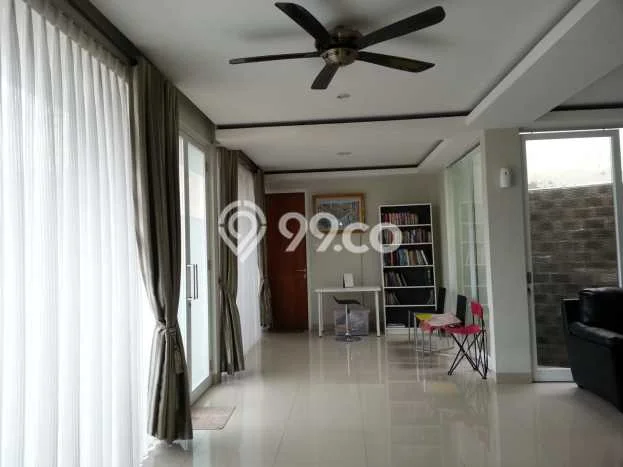 Rumah Elit Modern Tanpa Renovasi di Kembangan Selatan Jakarta Barat Rumah Elit Modern Tanpa Renovasi di Kembangan Selatan Jakarta Barat