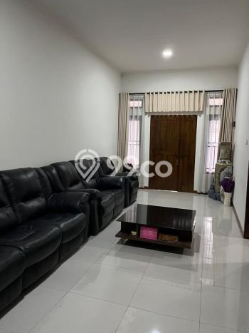 Disewakan! Rumah 5 Kamar Tidur &
3 Kamar Mandi di Pasteur, Bandung Disewakan! Rumah 5 Kamar Tidur &
3 Kamar Mandi di Pasteur, Bandung