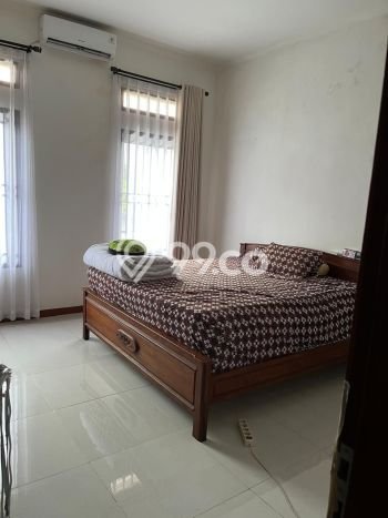 Disewakan! Rumah 5 Kamar Tidur &
3 Kamar Mandi di Pasteur, Bandung Disewakan! Rumah 5 Kamar Tidur &
3 Kamar Mandi di Pasteur, Bandung