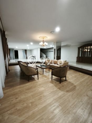Hunian Modern Disewakan 4 Kamar di Kebayoran Baru Bisa Nego Hunian Modern Disewakan 4 Kamar di Kebayoran Baru Bisa Nego