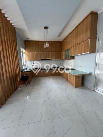 Siap Huni Hunian Elit 8 Kamar di Kelapa Gading Dekat ke Mana Pun Siap Huni Hunian Elit 8 Kamar di Kelapa Gading Dekat ke Mana Pun