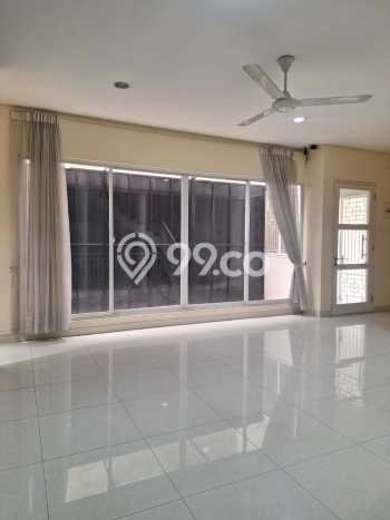 KESEMPATAN TERBAIK! Rumah area Sunter, 4 KT, Ready, Luas 133m² Bangunan 294m² KESEMPATAN TERBAIK! Rumah area Sunter, 4 KT, Ready, Luas 133m² Bangunan 294m²