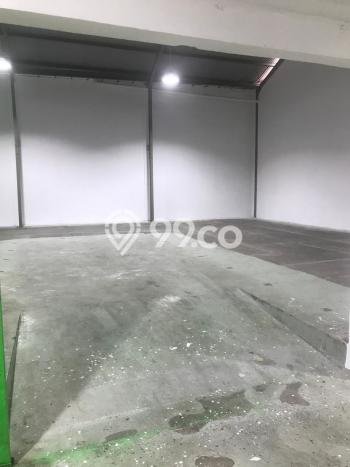 Unit Gudang Disewa Lokasi Cakung, Jakarta Timur Spesifikasi Luas Bangunan 4000m2 Unit Gudang Disewa Lokasi Cakung, Jakarta Timur Spesifikasi Luas Bangunan 4000m2
