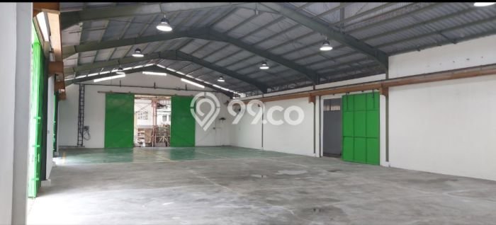 Unit Gudang Disewa Lokasi Cakung, Jakarta Timur Spesifikasi Luas Bangunan 4000m2 Unit Gudang Disewa Lokasi Cakung, Jakarta Timur Spesifikasi Luas Bangunan 4000m2
