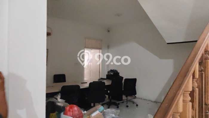 Disewakan Gudang komersial di Cipayung luas bangunan 300m2 Disewakan Gudang komersial di Cipayung luas bangunan 300m2