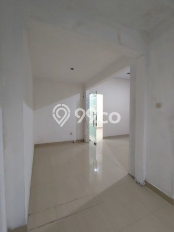 Lokasi strategis! Rumah siap huni disewakan di Jatinegara LB 650m2 Lokasi strategis! Rumah siap huni disewakan di Jatinegara LB 650m2