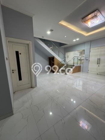 Siap Huni Hunian Elit 8 Kamar di Kelapa Gading Dekat ke Mana Pun Siap Huni Hunian Elit 8 Kamar di Kelapa Gading Dekat ke Mana Pun