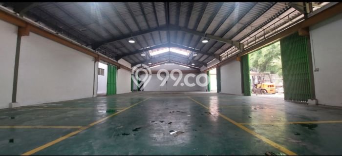 Unit Gudang Disewa Lokasi Cakung, Jakarta Timur Spesifikasi Luas Bangunan 4000m2 Unit Gudang Disewa Lokasi Cakung, Jakarta Timur Spesifikasi Luas Bangunan 4000m2