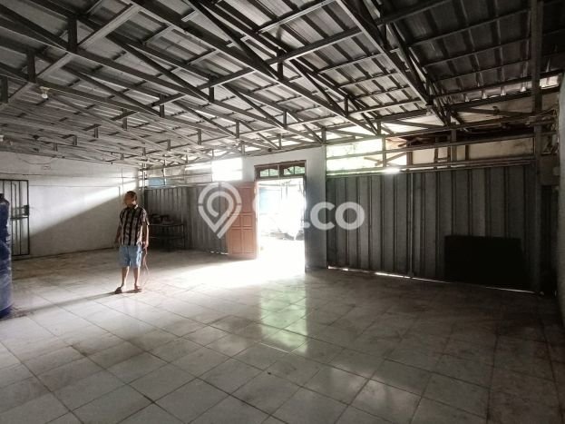 Gudang Disewa di Jakarta Barat dengan LB 68m2 Area Komersial Ramai Gudang Disewa di Jakarta Barat dengan LB 68m2 Area Komersial Ramai