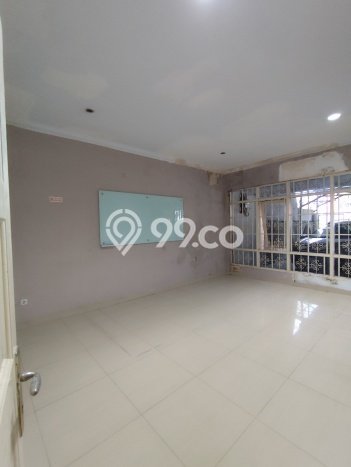 Lokasi strategis! Rumah siap huni disewakan di Jatinegara LB 650m2 Lokasi strategis! Rumah siap huni disewakan di Jatinegara LB 650m2
