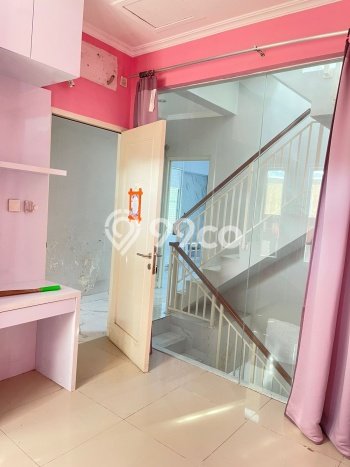 Rumah Luas Asri 5 KT Siap Pakai di Gading Serpong Tangerang Rumah Luas Asri 5 KT Siap Pakai di Gading Serpong Tangerang