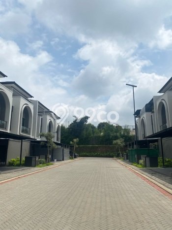 Sewa Rumah Murah di BSD City Tangerang Punya 5 KT Sewa Rumah Murah di BSD City Tangerang Punya 5 KT
