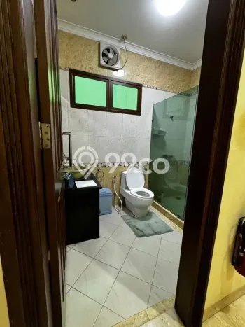 Rumah Asri di Sunter, 6 KT, Area Strategis, Luas 327m2m² LB 390m2m² Rumah Asri di Sunter, 6 KT, Area Strategis, Luas 327m2m² LB 390m2m²