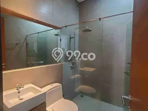 Rumah di Sunter, Akses ke Stasiun, 5 KT, Luas 90m2m² LB 220m2m² Rumah di Sunter, Akses ke Stasiun, 5 KT, Luas 90m2m² LB 220m2m²