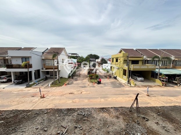 Unit Ruko Dijual di Batam LT 100m2 & LB 247m2 Unit Ruko Dijual di Batam LT 100m2 & LB 247m2