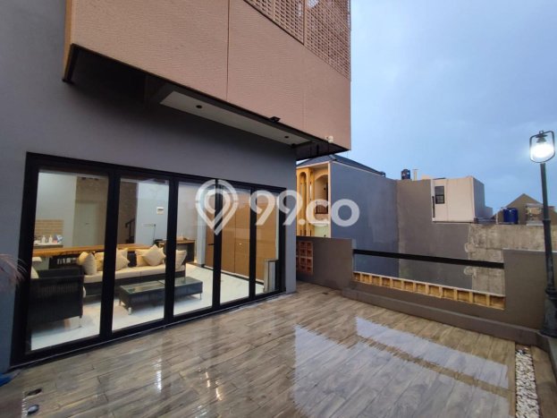 Rumah Mewah LB 250m2 Siap Huni Desain Elegan di Ciganjur, Jakarta Selatan Rumah Mewah LB 250m2 Siap Huni Desain Elegan di Ciganjur, Jakarta Selatan