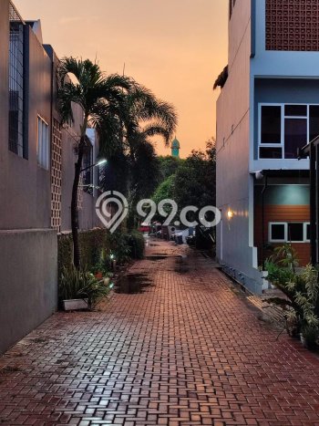 Rumah Mewah LB 250m2 Siap Huni Desain Elegan di Ciganjur, Jakarta Selatan Rumah Mewah LB 250m2 Siap Huni Desain Elegan di Ciganjur, Jakarta Selatan