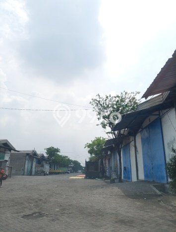 Gudang Disewa di Surabaya dengan LB 360m2 Area Komersial Ramai Gudang Disewa di Surabaya dengan LB 360m2 Area Komersial Ramai