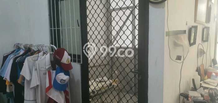 Rumah kawasan Rungkut, Surabaya, LT 100m2m² LB 161m2m² Rumah kawasan Rungkut, Surabaya, LT 100m2m² LB 161m2m²