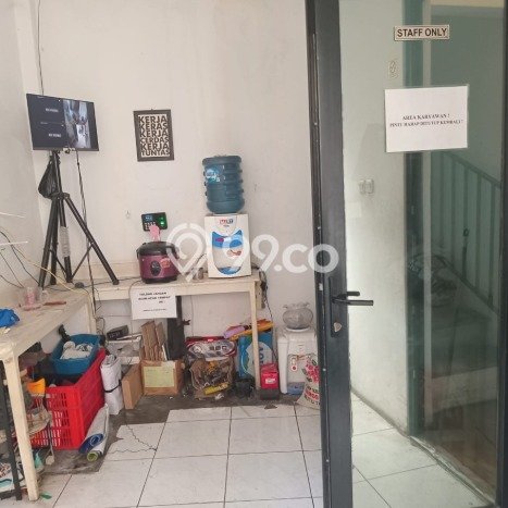 Ruko disewakan di Arcamanik Bandung dengan luas bangunan 220m2 Ruko disewakan di Arcamanik Bandung dengan luas bangunan 220m2