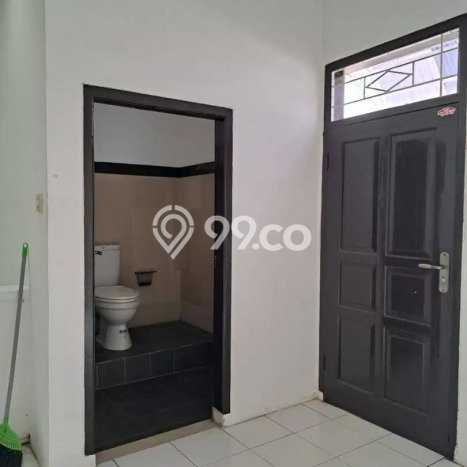 Dijual Rumah 4 Kamar Lokasi Ideal Bagus dan Strategis di Antapani Dijual Rumah 4 Kamar Lokasi Ideal Bagus dan Strategis di Antapani